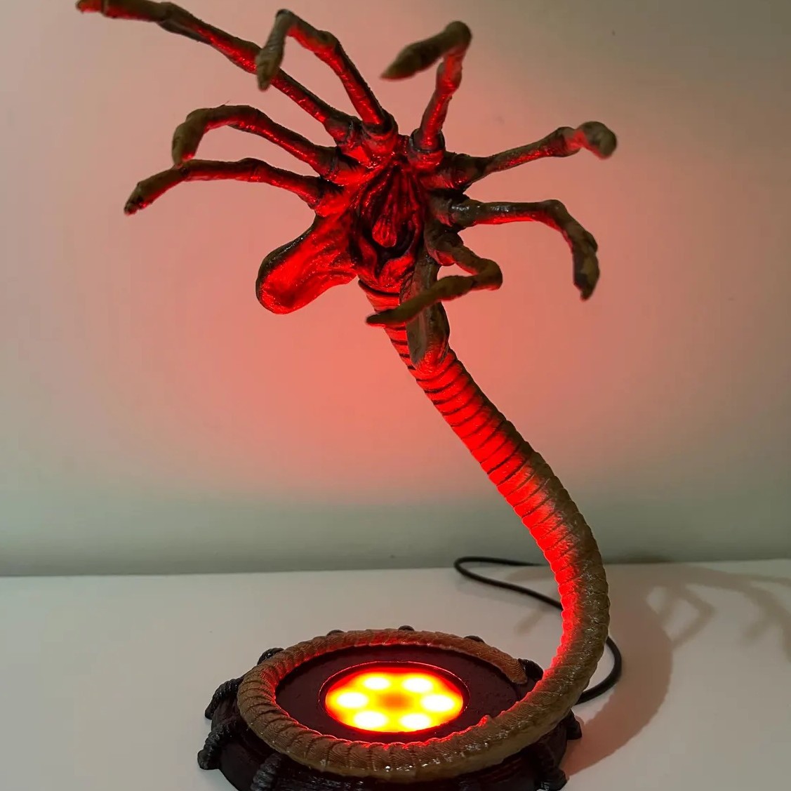 Lampu Alien Facehugger Lampu M - Lighting Decoration Ideas ulasan dan harga